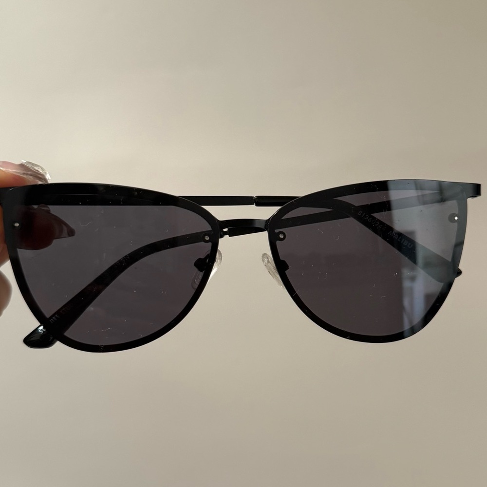 Black Cat-Eye Sunglasses - Women Accessories